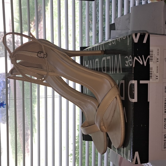 Wild diva, cream color open toe heels, size 9 - Picture 3 of 7